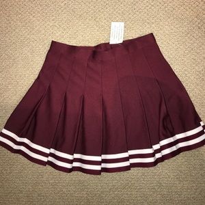 Chassè maroon cheer skirt Size M